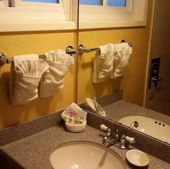 ホテル Monterey Bay Lodge