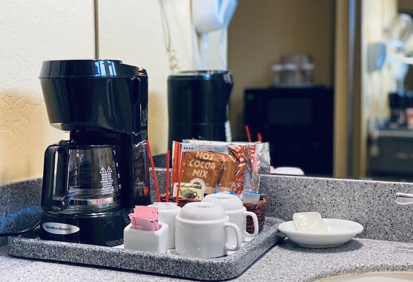 هتل Monterey Bay Lodge