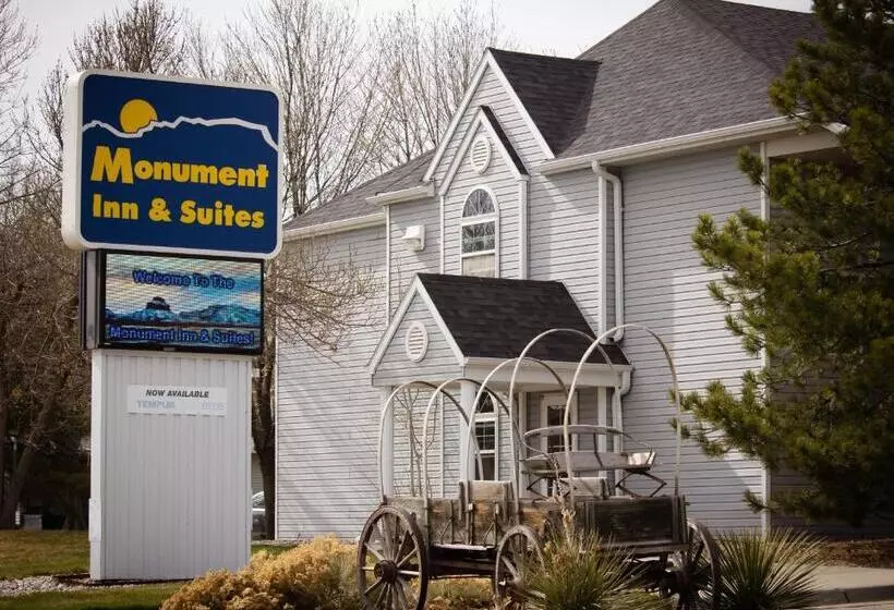호텔 Monument Inn & Suites