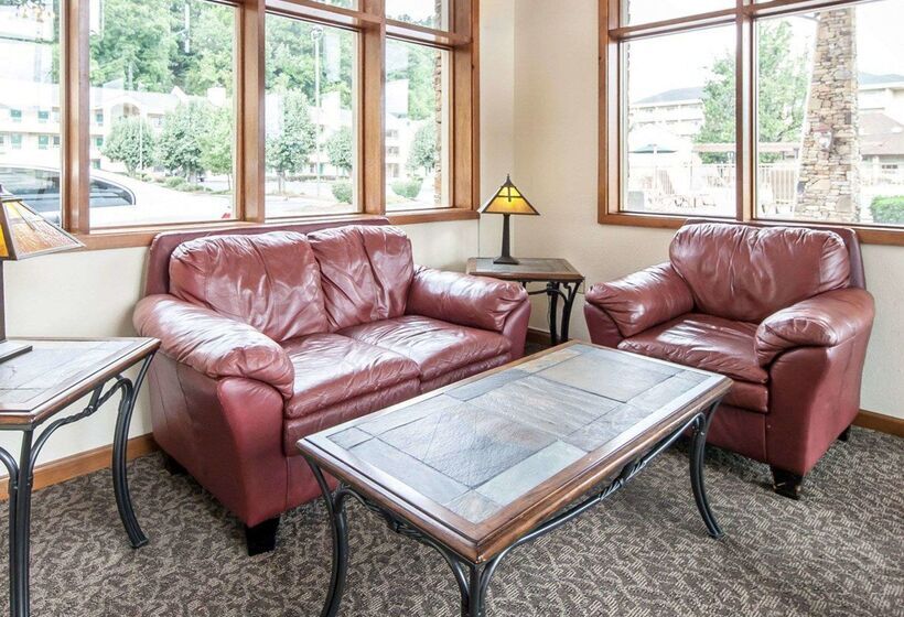 فندق Quality Inn & Suites At Dollywood Lane
