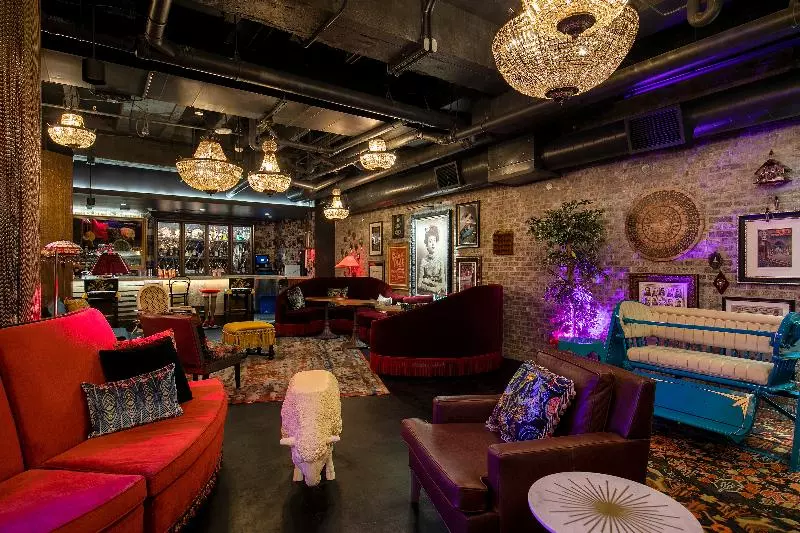 هتل The Wayfarer Downtown La, Tapestry Collection By Hilton