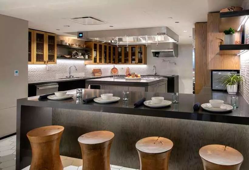 هتل The Wayfarer Downtown La, Tapestry Collection By Hilton