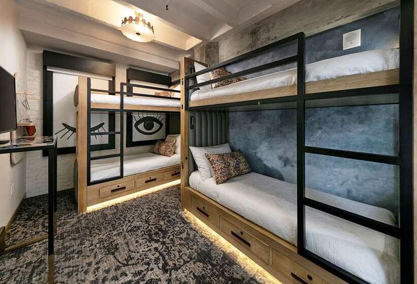 בית מלון כפרי The Wayfarer Downtown La, Tapestry Collection By Hilton