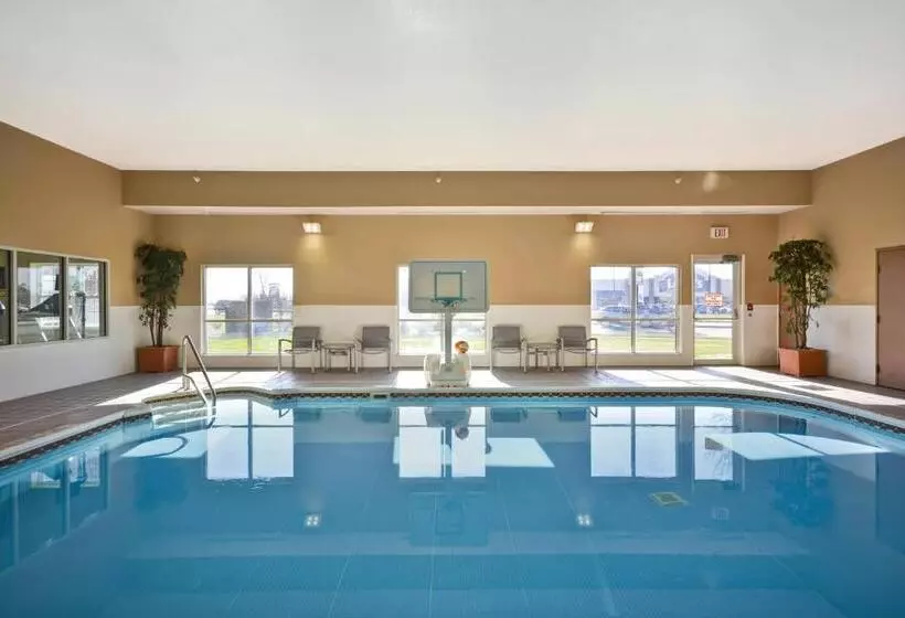 هتل Towneplace Suites Sioux Falls