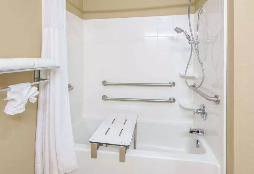 Microtel Inn And Suites North Canton