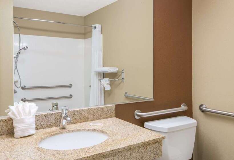 Microtel Inn And Suites North Canton