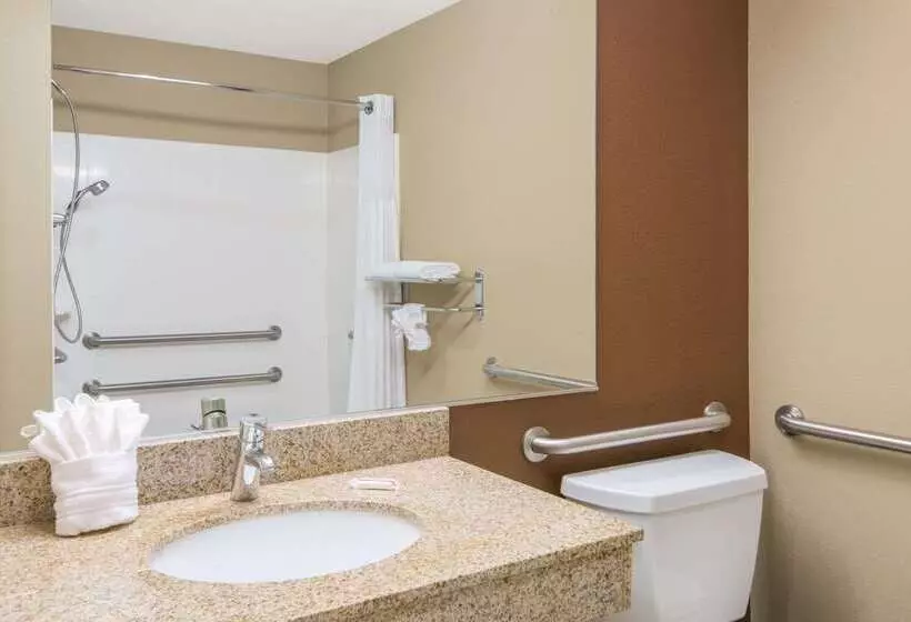 Microtel Inn And Suites North Canton