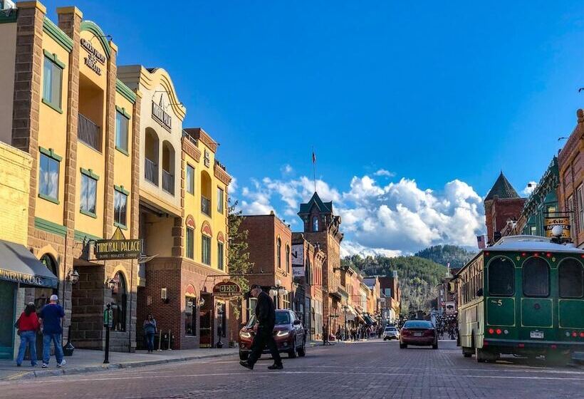 Mineral Palace Hotel & Gaming