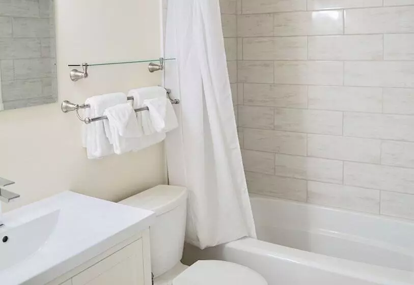 Мотель The Molloy Treasure Island Suites & Cottages