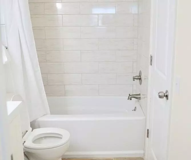 Мотель The Molloy Treasure Island Suites & Cottages