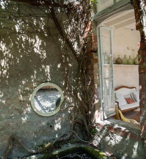 مبيت وإفطار Camellas Lloret