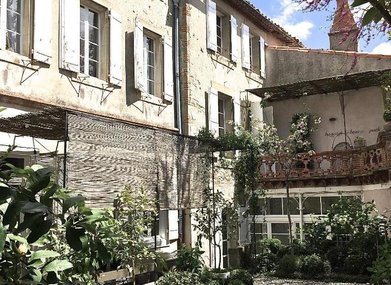 مبيت وإفطار Camellas Lloret