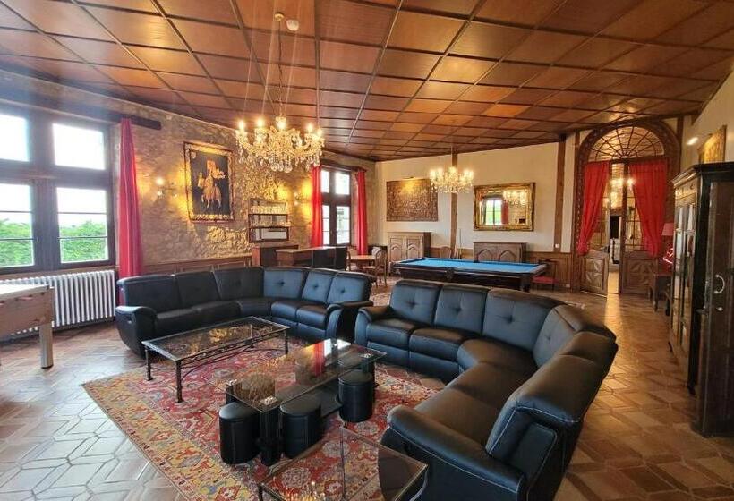 بنسيون Château De Scandaillac