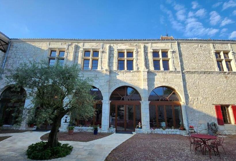 بنسيون Château De Scandaillac