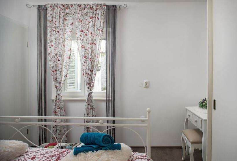 بنسيون Luxury Lidija Rooms