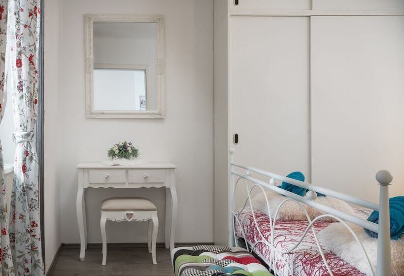 بنسيون Luxury Lidija Rooms