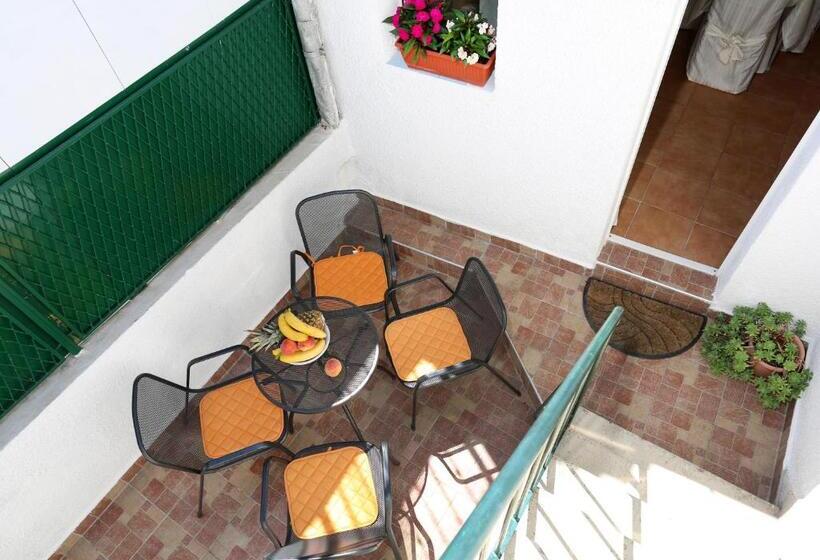 بنسيون Luxury Lidija Rooms