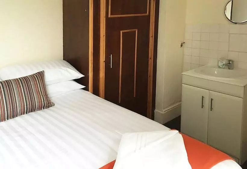 ペンション Polygon Guest House