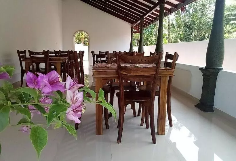 Turtle Paradise Villa & Restaurant