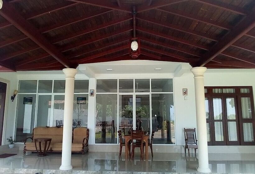 Turtle Paradise Villa & Restaurant