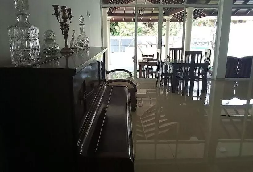 Turtle Paradise Villa & Restaurant