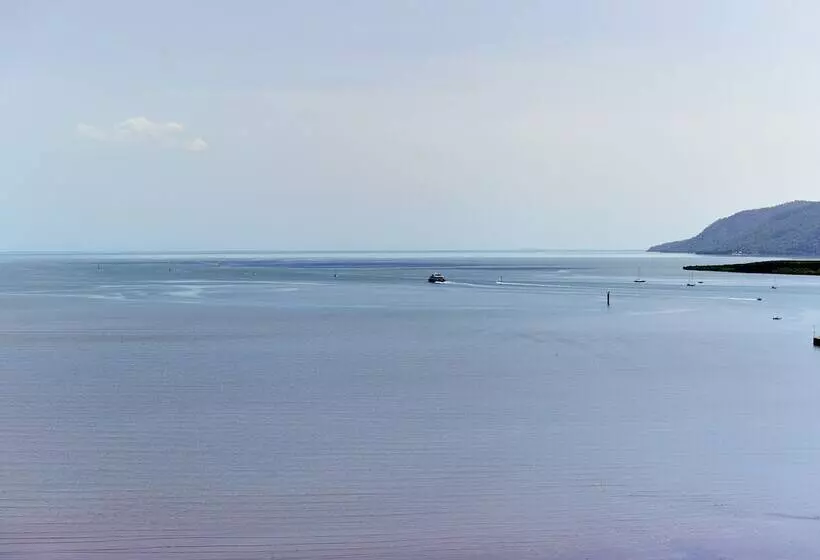 Hotelli Crystalbrook Flynn