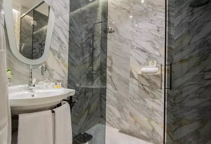 هتل Myr Palacio Vallier