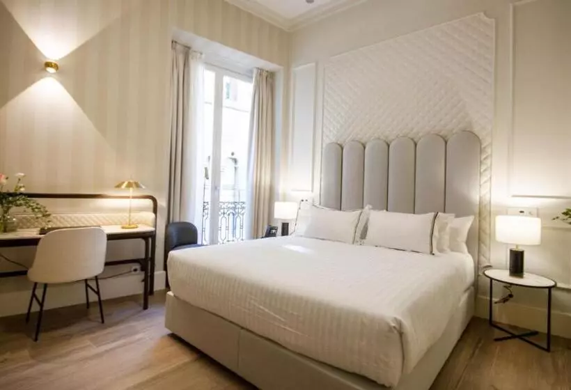 هتل Myr Palacio Vallier