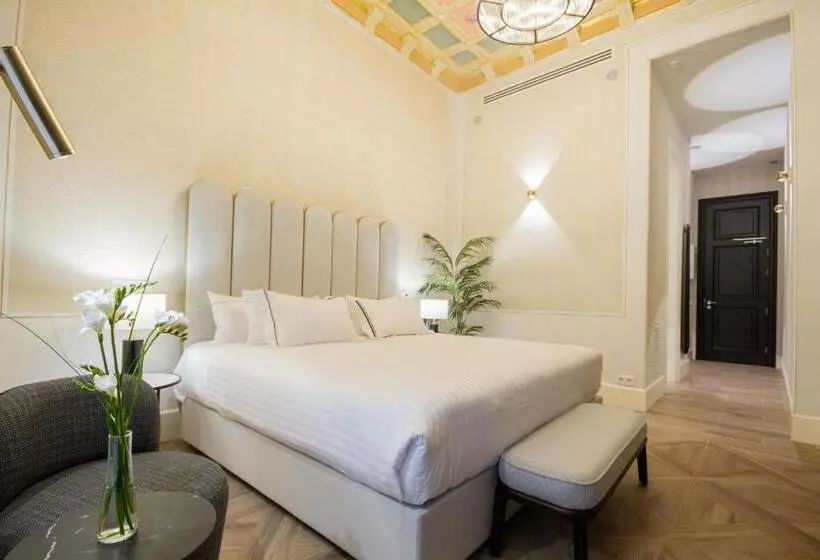 هتل Myr Palacio Vallier