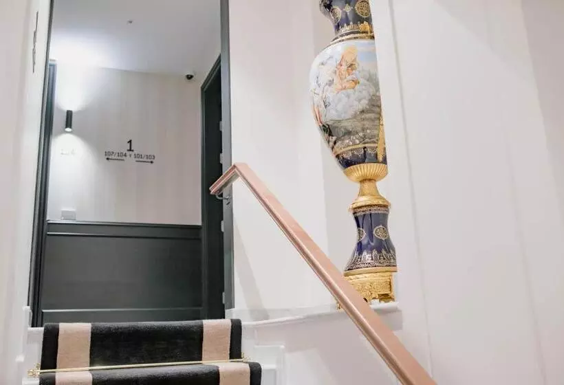 هتل Myr Palacio Vallier