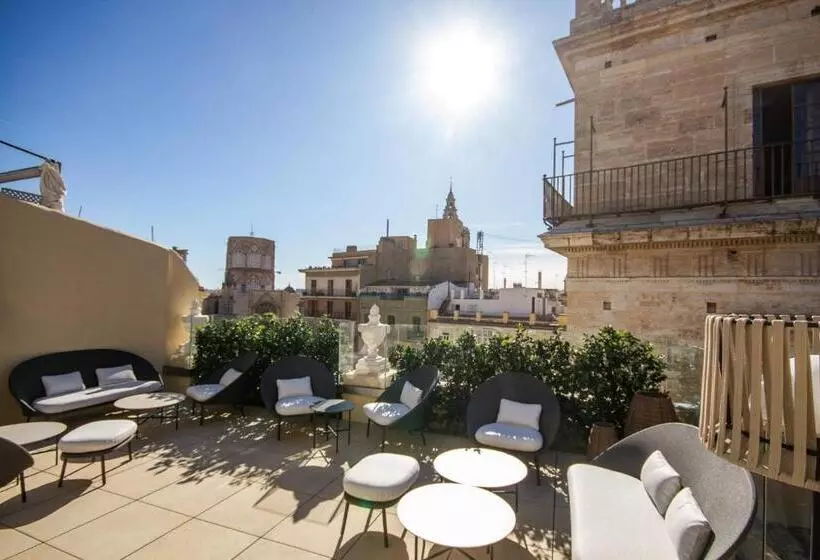 هتل Myr Palacio Vallier