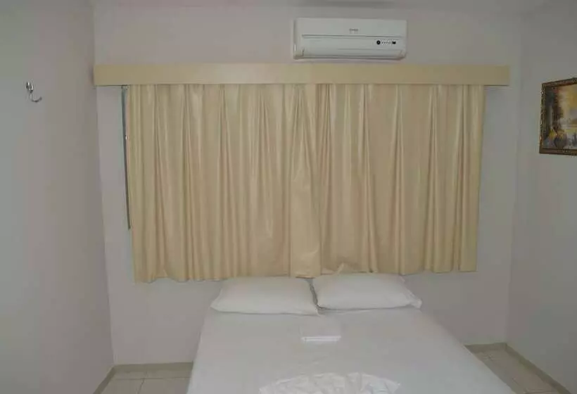 Hotelli Loura Pousada