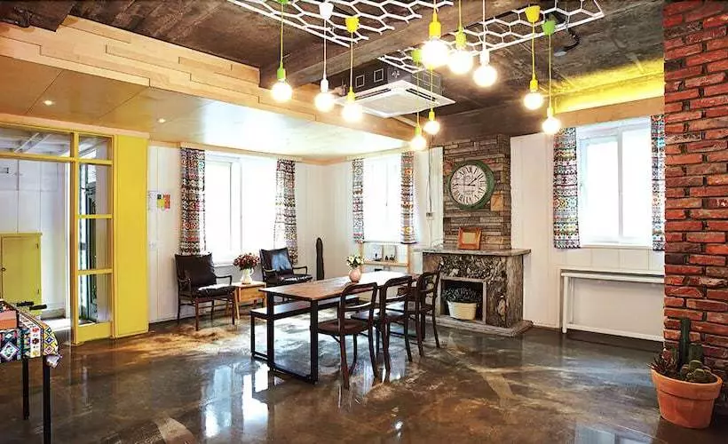 פנסיון Hide & Seek Guesthouse