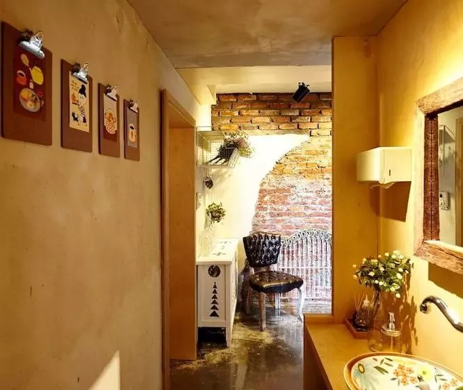 פנסיון Hide & Seek Guesthouse