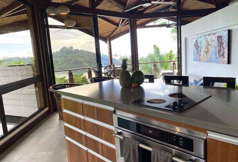 پانسیون Monkitail At Tulemar