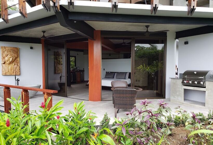 پانسیون Monkitail At Tulemar