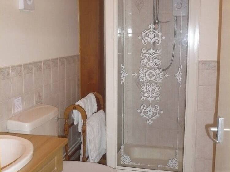 Garden Cottage & Granary