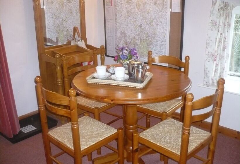 Garden Cottage & Granary