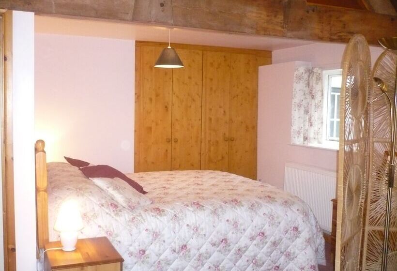 Garden Cottage & Granary