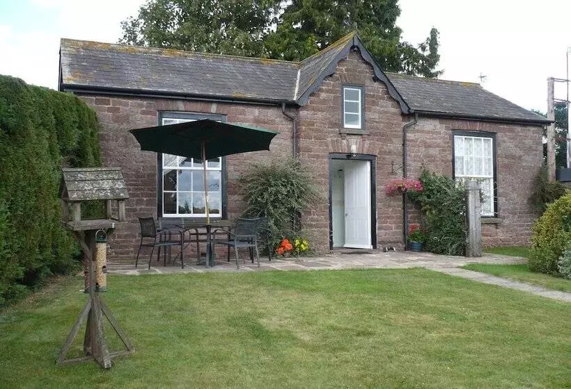 Garden Cottage & Granary