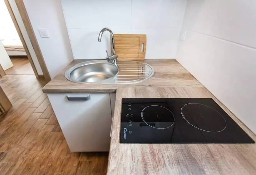 پانسیون Domovoj Apartments And Rooms