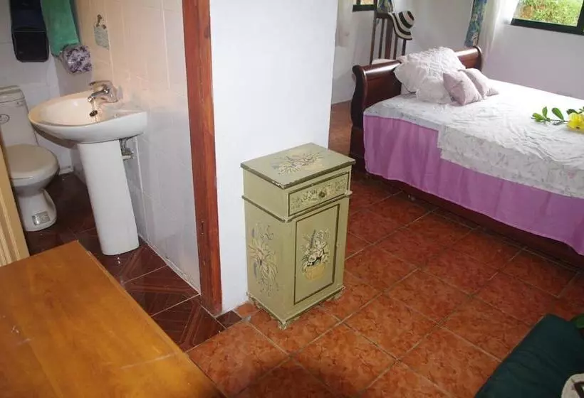 Majatalo Papaya Guesthouse