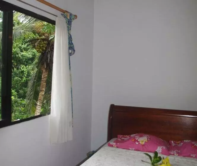 Majatalo Papaya Guesthouse