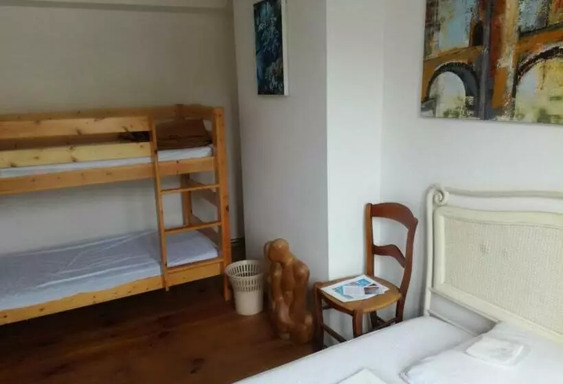 Aamiaismajoitus (B&B) Galerie D Art D Une Ancienne Mairie De 1783