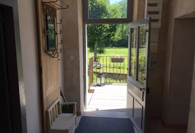 Aamiaismajoitus (B&B) Le Moulin Du Bourg