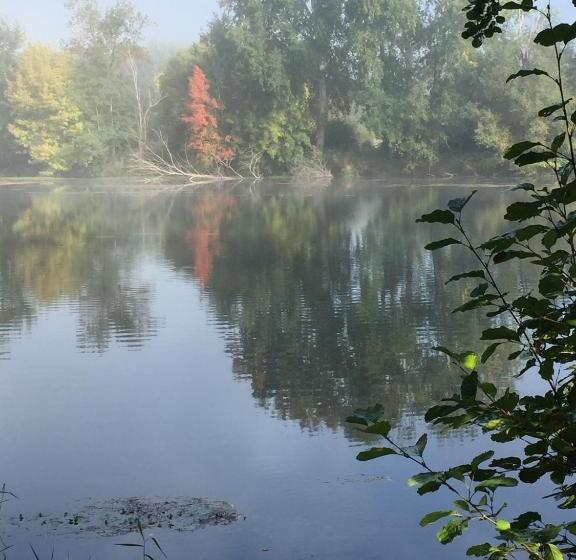 مبيت وإفطار Le Moulin Du Bourg