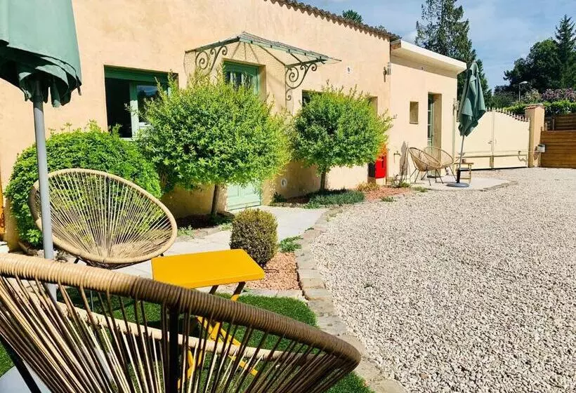 Aamiaismajoitus (B&B) Les Chambres Du Bonheur