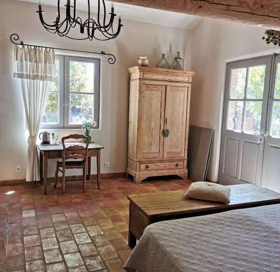 פנסיון Les Anes De Petit Jean