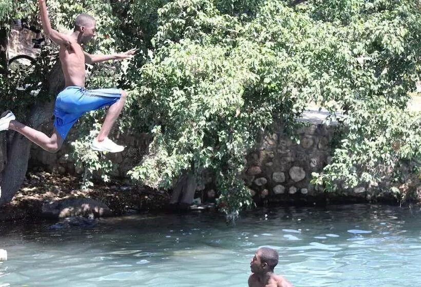 پانسیون T Ca Guest House & Resto