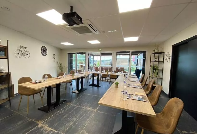 The Originals City, Ax Hotel, La Châtaigneraie